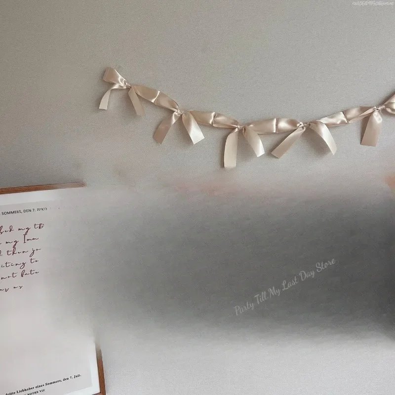 

Розовые, белые, синие атласные банты для декора