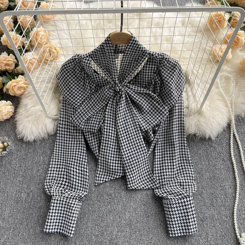 

Женская блузка с оборками на завязках в японском стиле