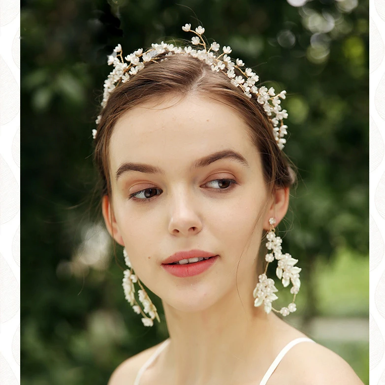 

Женский головной убор с жемчужинами, головной убор с белыми цветами, свадебные аксессуары для волос ручной работы