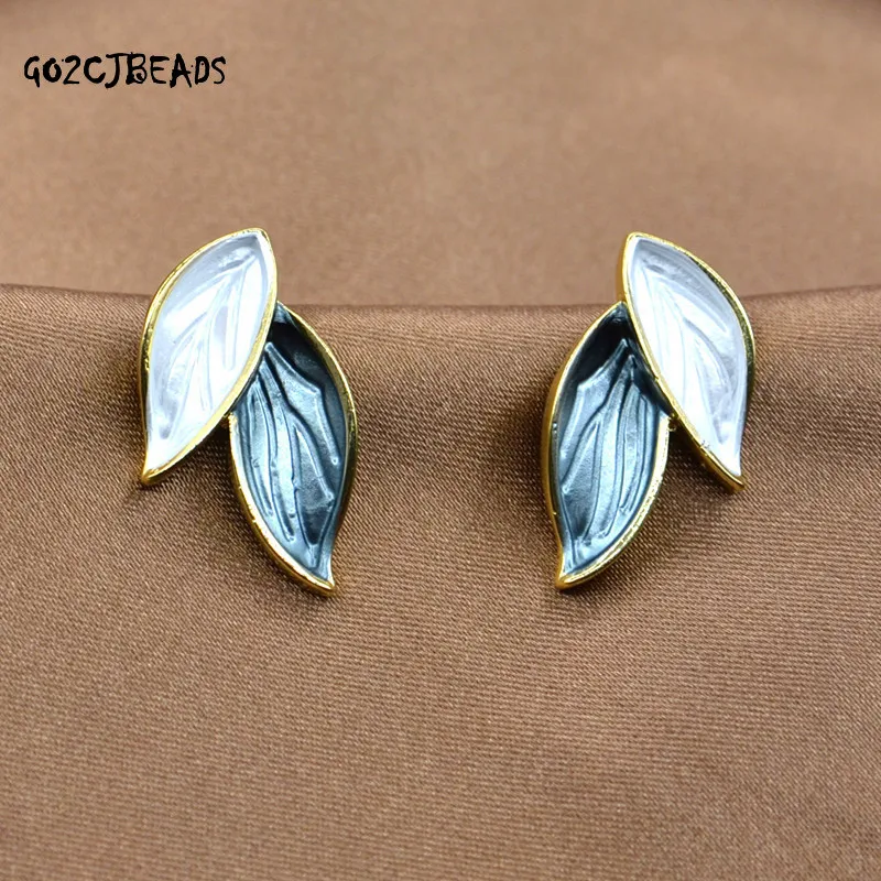 

Leaves Stud Earrings for Women 2022 Korea Trend Flower Jewelry Earring Girl Party Gift Women Metallic Earrings Fashion