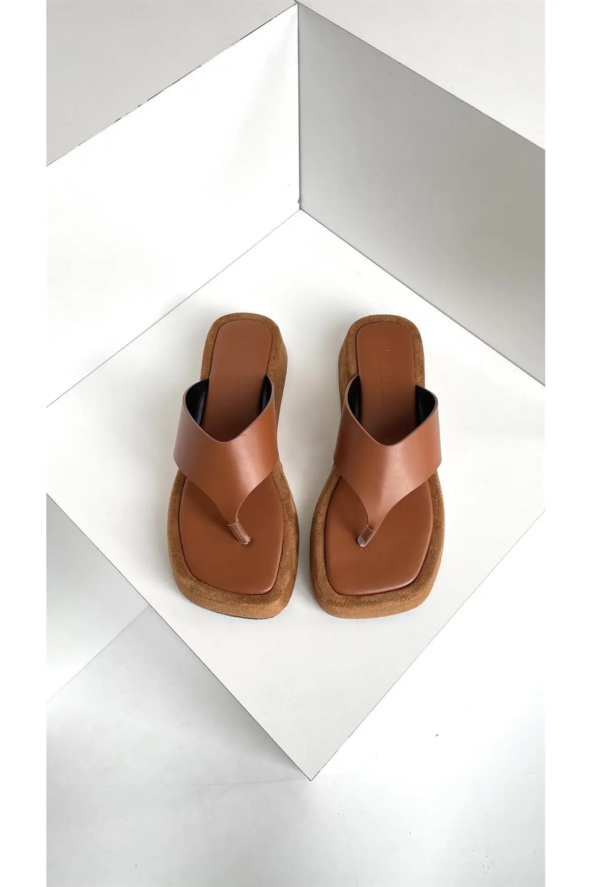 

Women slippers Taba
