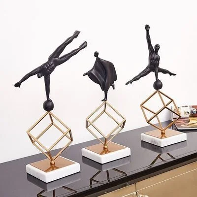 

Creative fashion gymnastics figure ornaments Nordic home office wine cabinet porch study desktop art ornaments