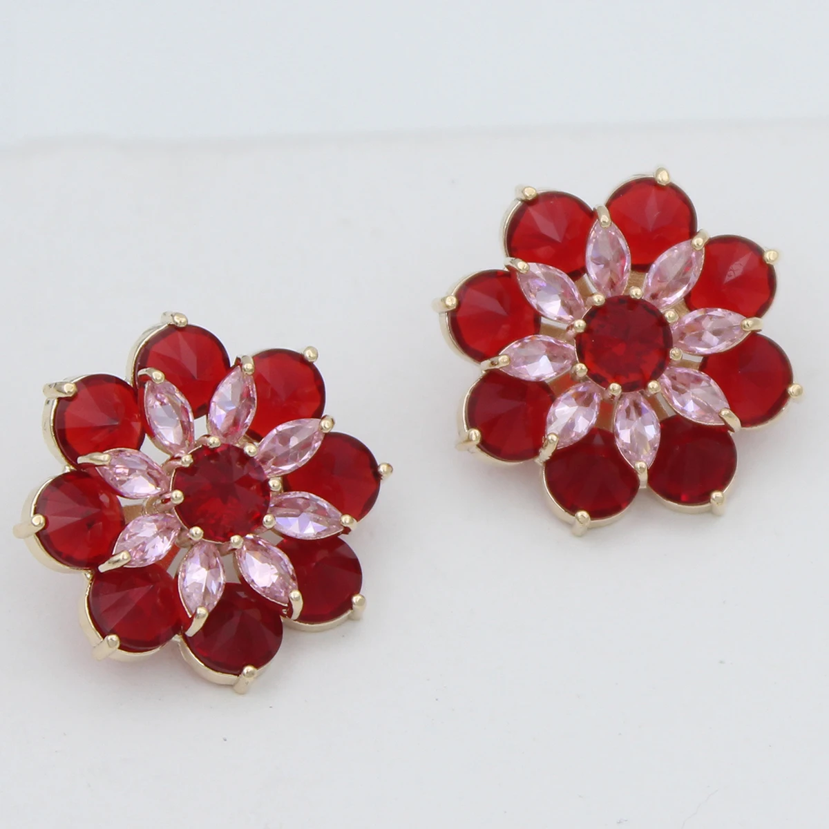 

Cute Sweat Flower Stud Earrings for Women Fashion Elegant Red Light Blue Flower Jewelry for Party Wedding Female Gift