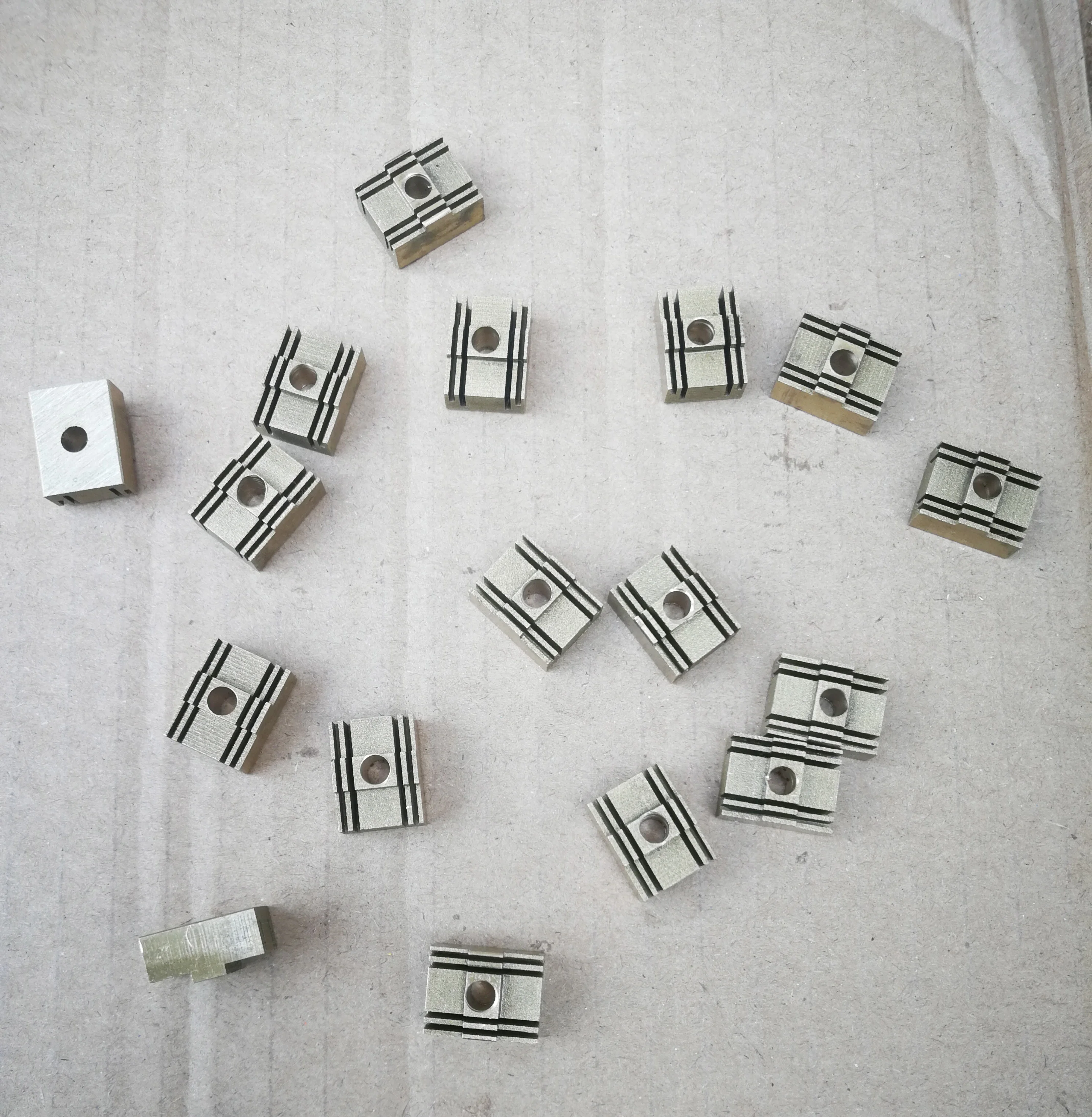 1 пара медных блоков, головка, лезвие, резак, сиденье ножа для резиновых шин, прорезной станок, гравировка, резьбовой прорезной станок