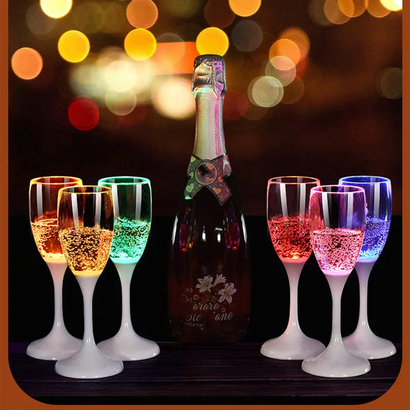 

6 pcs LED Glowing Light Up Cups Creative Goblet Glow in Water Cocktail Cup Wedding Party Decoration Luminous Atmosphere Cup