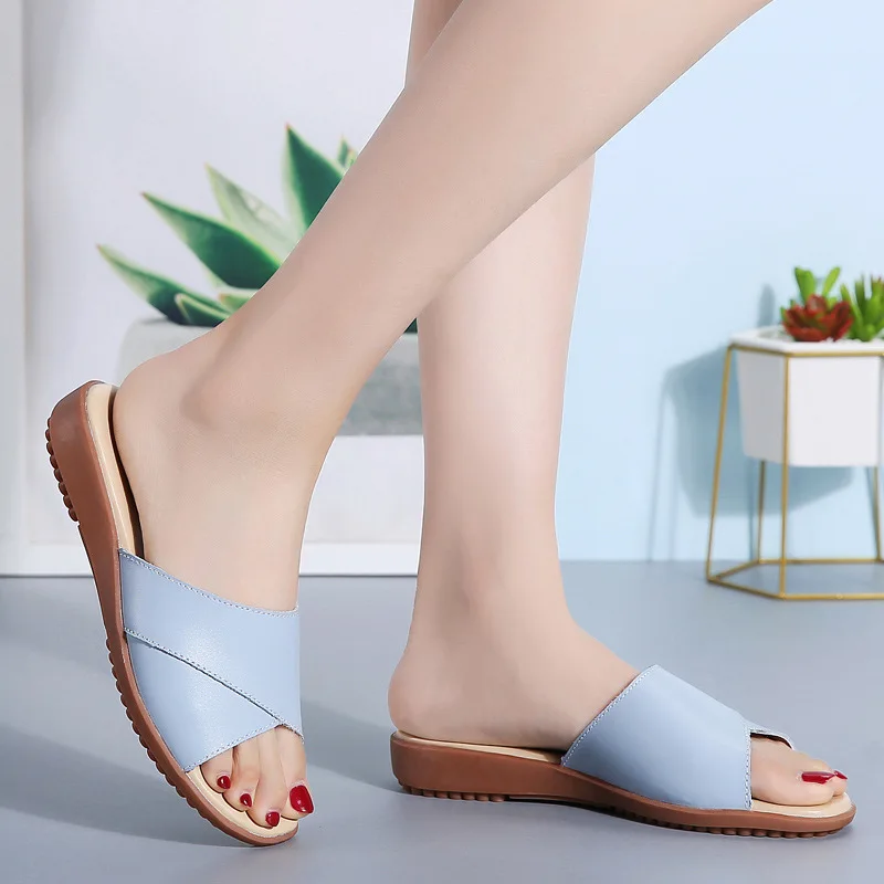 New Summer Slippers High Quality Genuine Leather Woman Sandals Fashion Crossing Slides Flat Beach Shoes Women Slippers