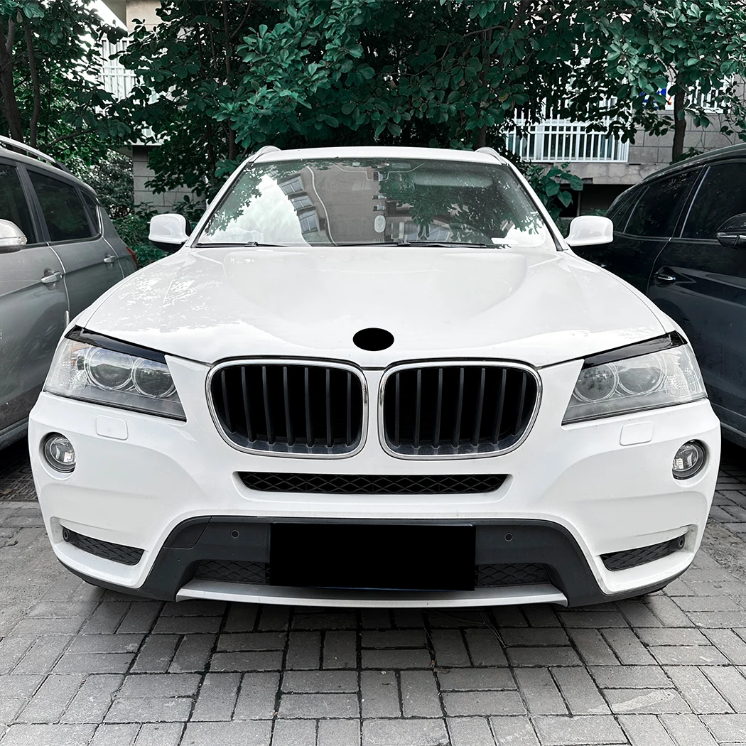 Фото Глянцевые черные накладки на фары (реснички) для BMW X3 F25 2011-2013: Комплект для модификации и тюнинга фар автомобиля №4