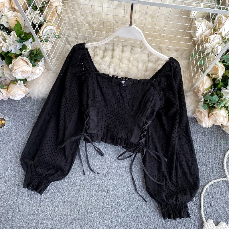 

Женская кружевная блузка с оборками в виде ушей