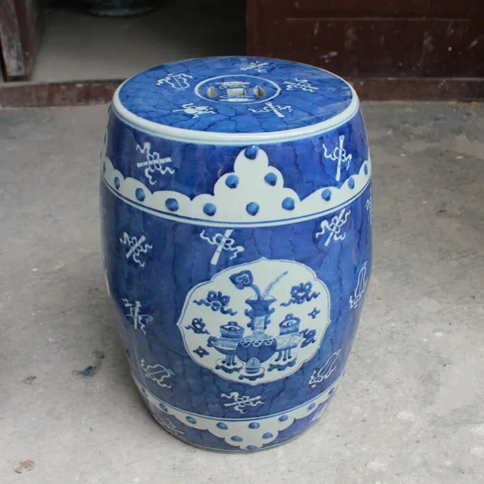 Jingdezhen ceramic stool hand-painted antique blue and white lotus fish octagonal outdoor bathroom balcony |
