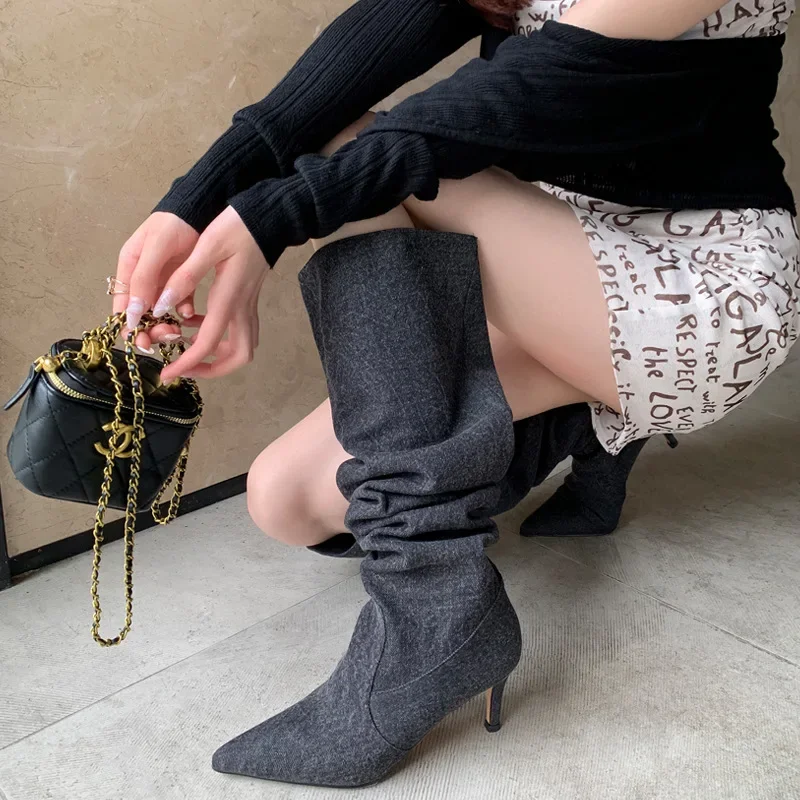 Плиссированные сапоги из джинсового материала с острым носком женская обувь до