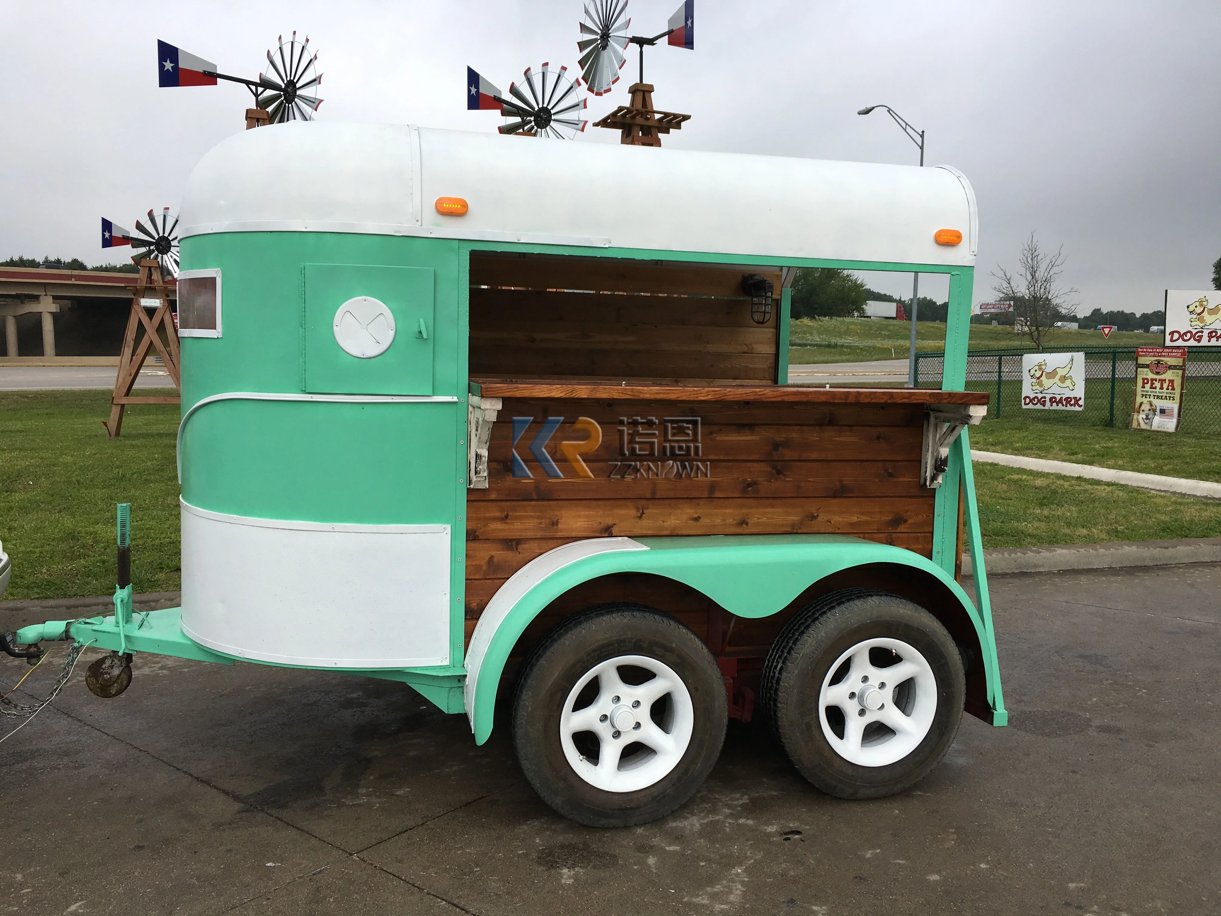 

Modern Ice Cream Vending Van Horsebox Vintage Trolley Kiosk Food Trailer Horse Trailers Mobile Bars Horse Box Food Carts