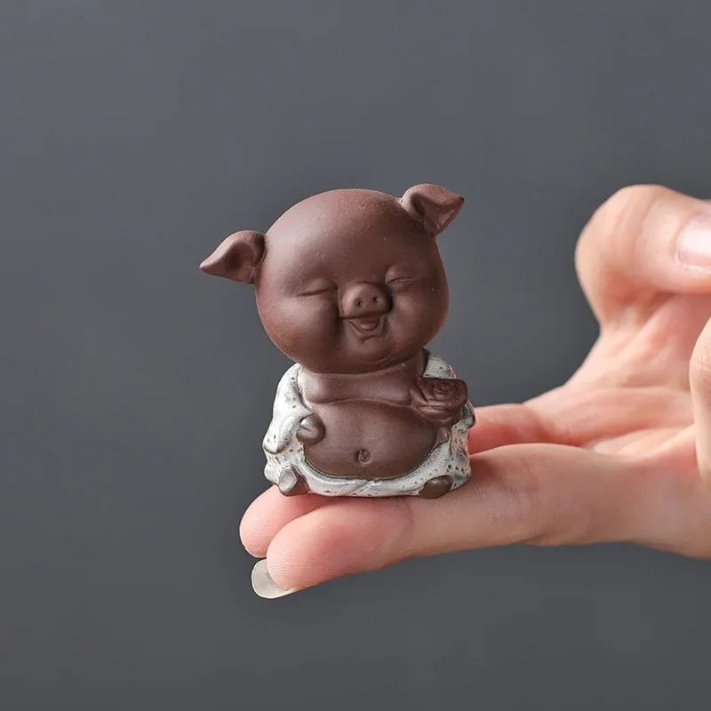 

Фигурки свиней из фиолетовой глины NLSLASI