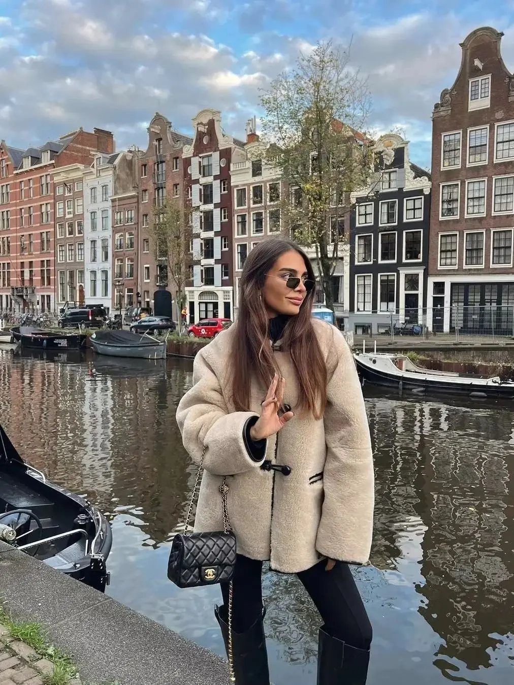 Autumn Women's Beige Round Neck Single-breasted Long Sleeve Chic Design Slightly Loose Jacket Jacket Faux Fur Coat Street Style