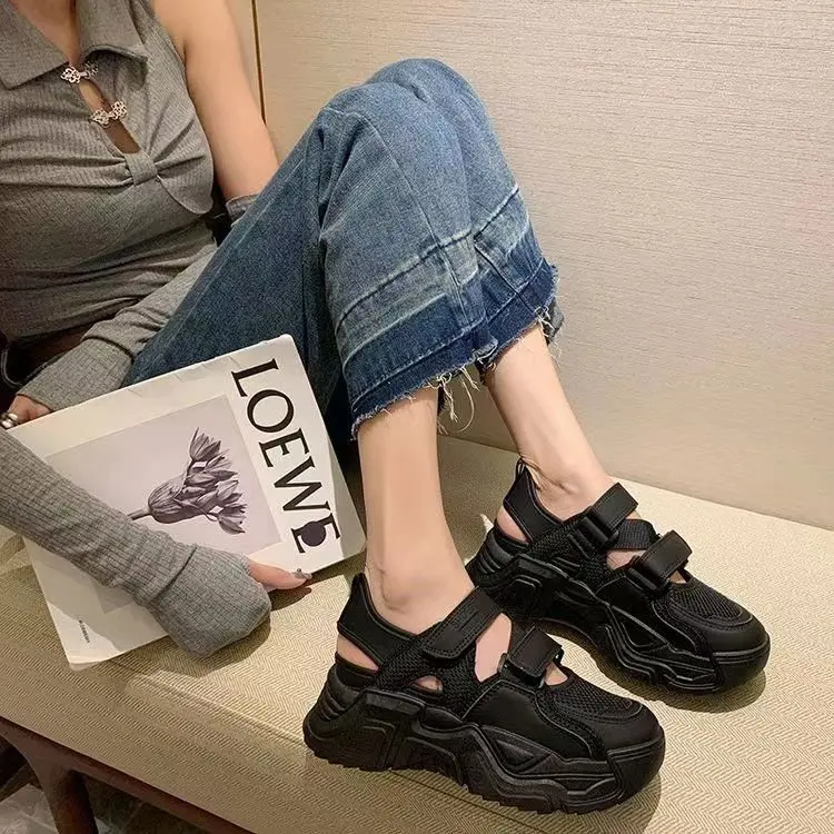 

Женские кроссовки на платформе, летние женские сандалии, повседневная женская обувь белого цвета для поднятия роста, стильные и удобные, 2023