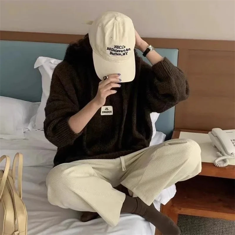 Женский вязаный пуловер