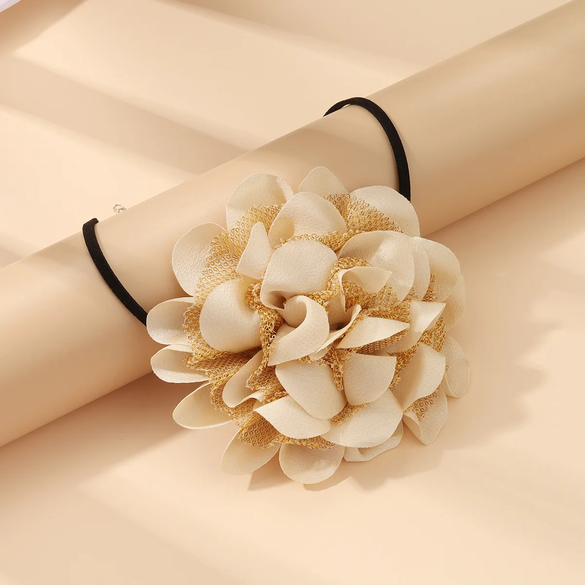 Retro Exaggerated Fluffy Fabric Flowers Choker Necklace for Women Elegant Wedding Party Neck Chain Fashion Jewelry Decoration