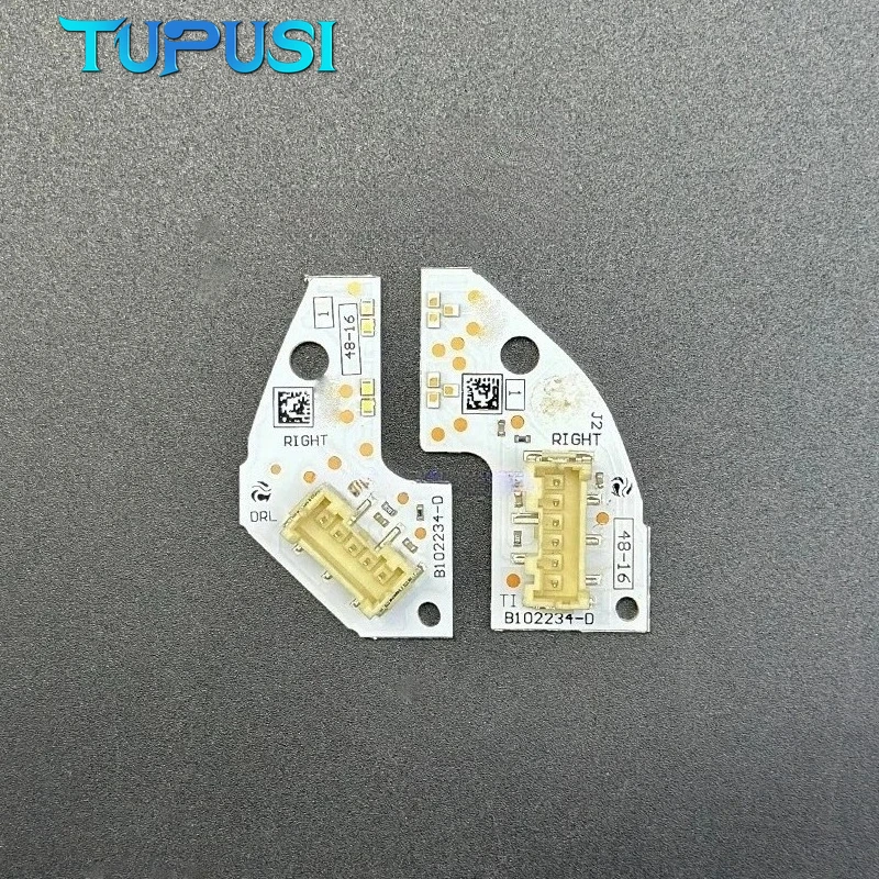 Фото Белые платы DRL 5F0941475A 5F0941476A для Seat Leon 2017-2020 Cupra, светодиодные фары дневного света, оригинальные (OE) # №4