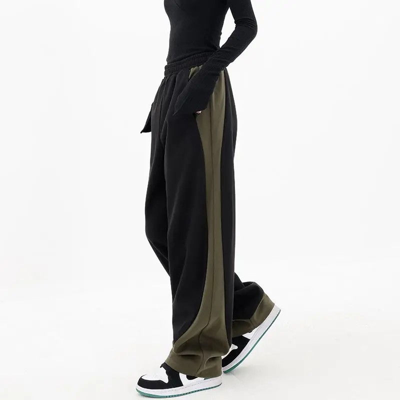 Рисунок 2 - Спортивные брюки для мужчин и женщин