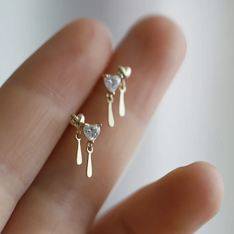 

Sam panda 925 Sterling Silver French Simple Heart Crystal Earrings Women Light Luxury Temperament Wedding Jewelry Gift