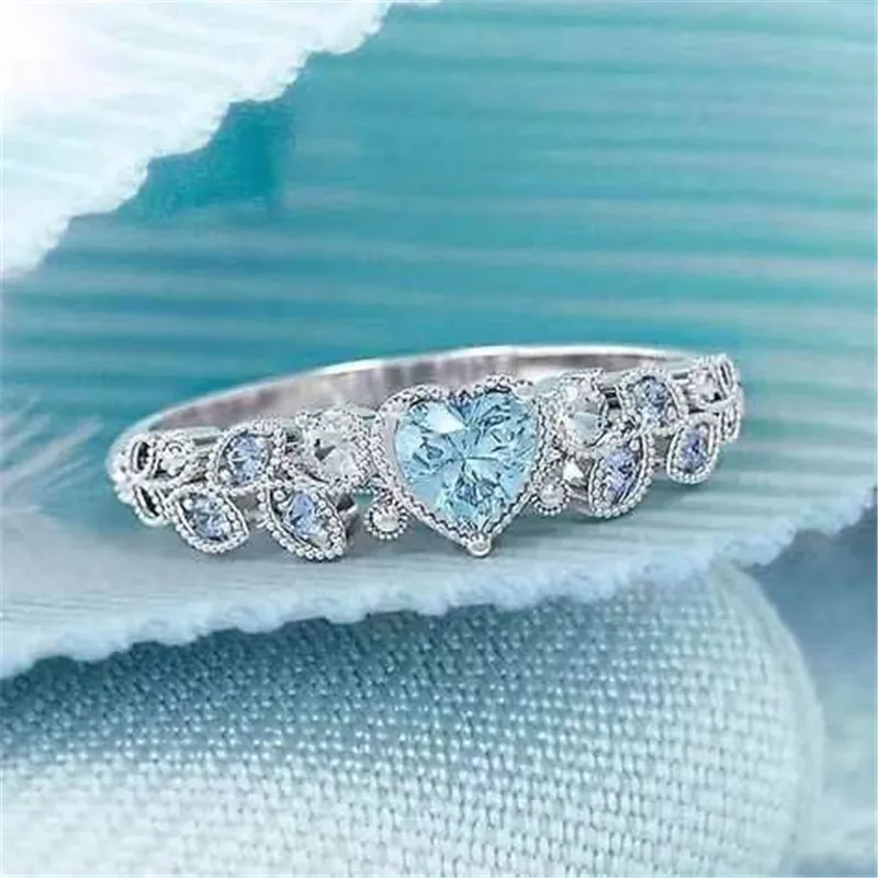 

Silvery Heart Crystal Rings For Women Jewelry Ring Female Wedding Promise Rings Feme Sweet Zircon Party Engagement Ring Ladies