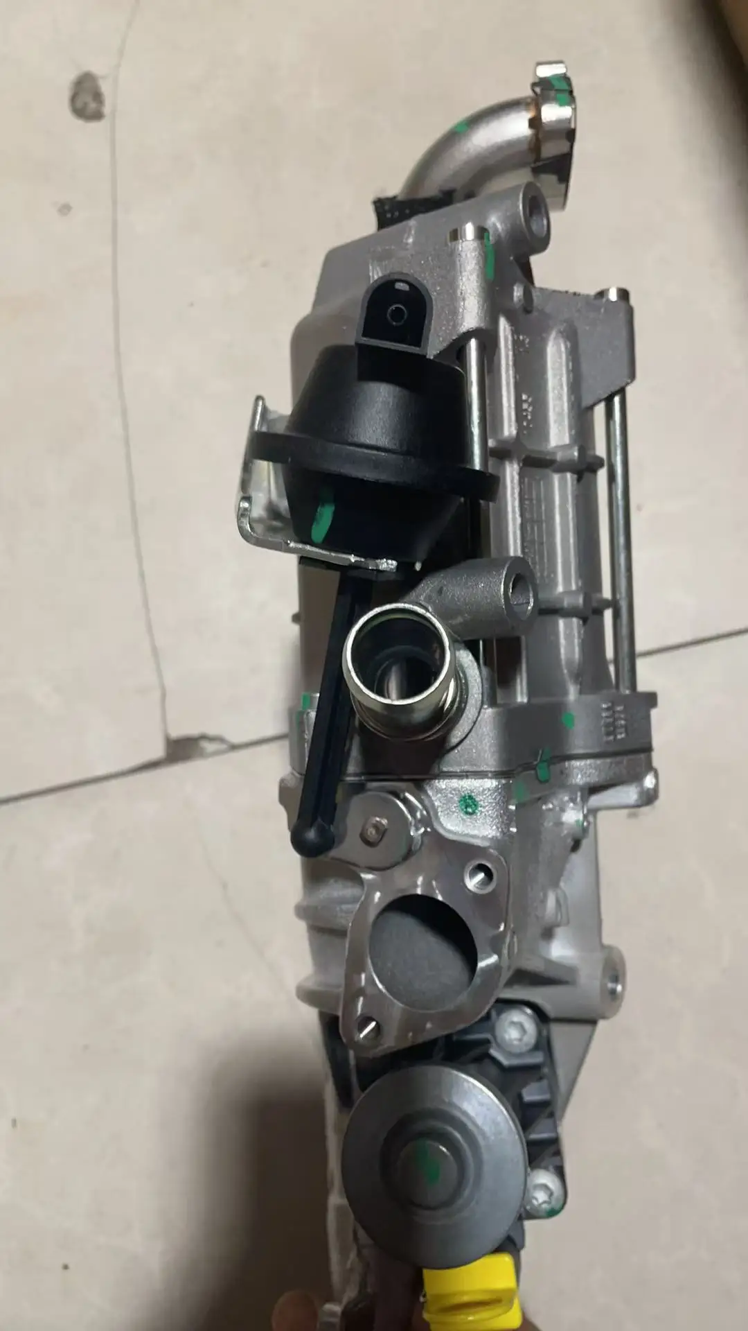 Фото Клапан EGR в сборе LR063122 JDE34437, подходит для Land Rover Range Rover, Jaguar F-PACE и XF №2