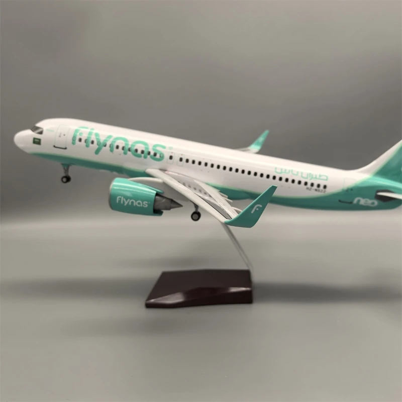 Фото Игрушечный самолет в масштабе 47 см. Самолет Fl 활 Airbus Самолет Саудовская связь A320neo Модель литья под давлением из смолы Samolot W Коллекция светодиодных дисплеев №2