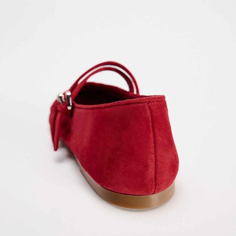 Женские бархатные босоножки на плоской подошве с круглым носком и металлической