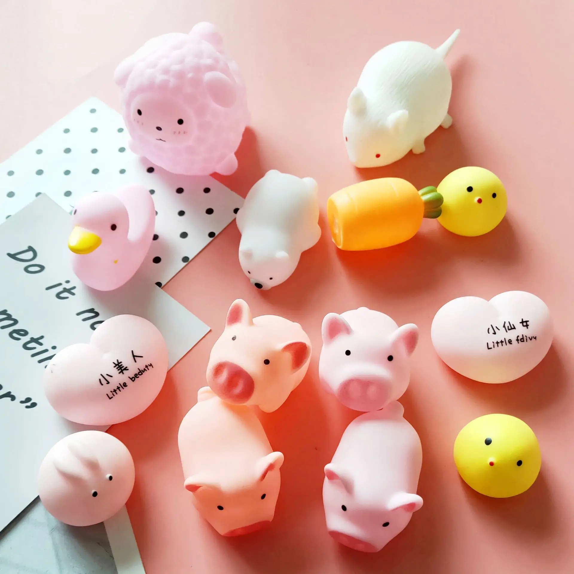 

3pcs Cartoon Cute Pink Pig Toy Vent Pig Whole Little Pig Pinch Music Pinch Pinch Stress Reliever Vent Toy Home Accessories