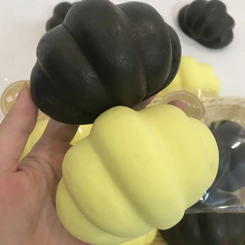 

Cute Bread Rebound Decompression Vent Toy Squishy Slow Rising Toy