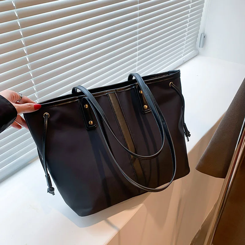 

Вместительная женская сумка-тоут, водонепроницаемые нейлоновые дамские сумочки на плечо, повседневные дорожные дамские однотонные мешки д...