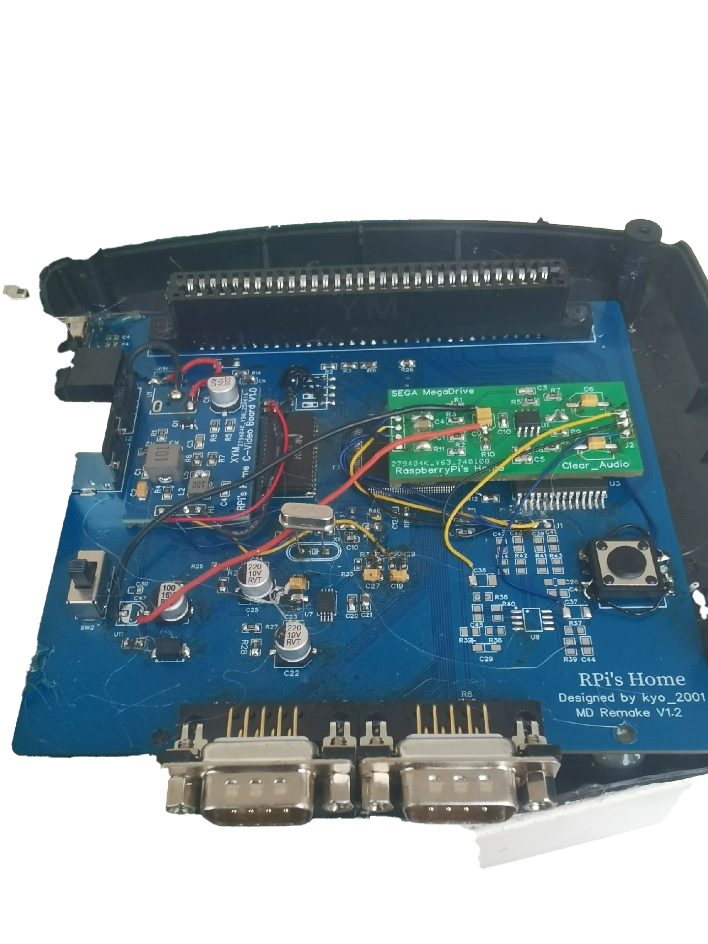 Фото Консоль MD Classic Remake — переиздание MD3 с S-Video, стереозвуком, переключением PAL/NTSC №1