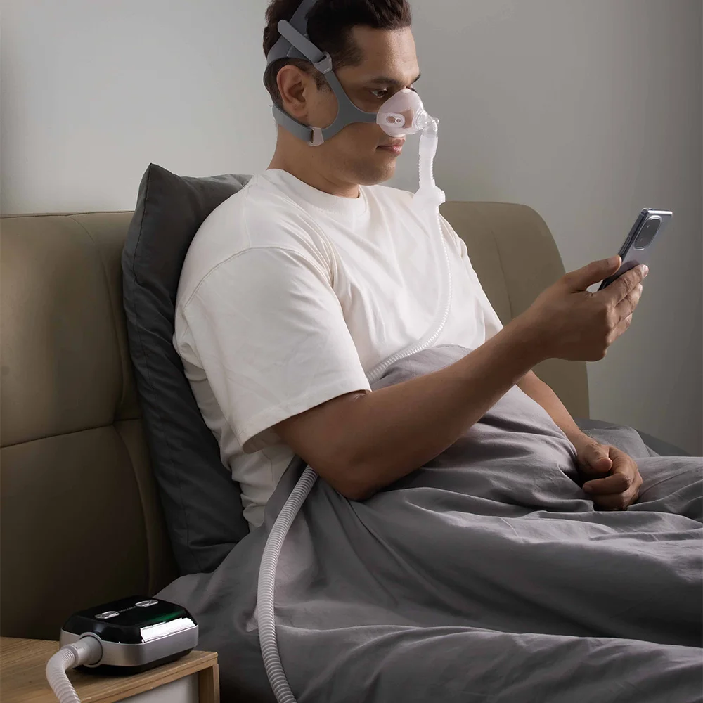 Фото Портативный Bluetooth-аппарат ИВЛ YA50 Pro (CPAP/APAP) для лечения апноэ сна и ОСА (синдрома оторога дыхательных путей во сне) – средство от храпа для улучшения сна и здоровья №1