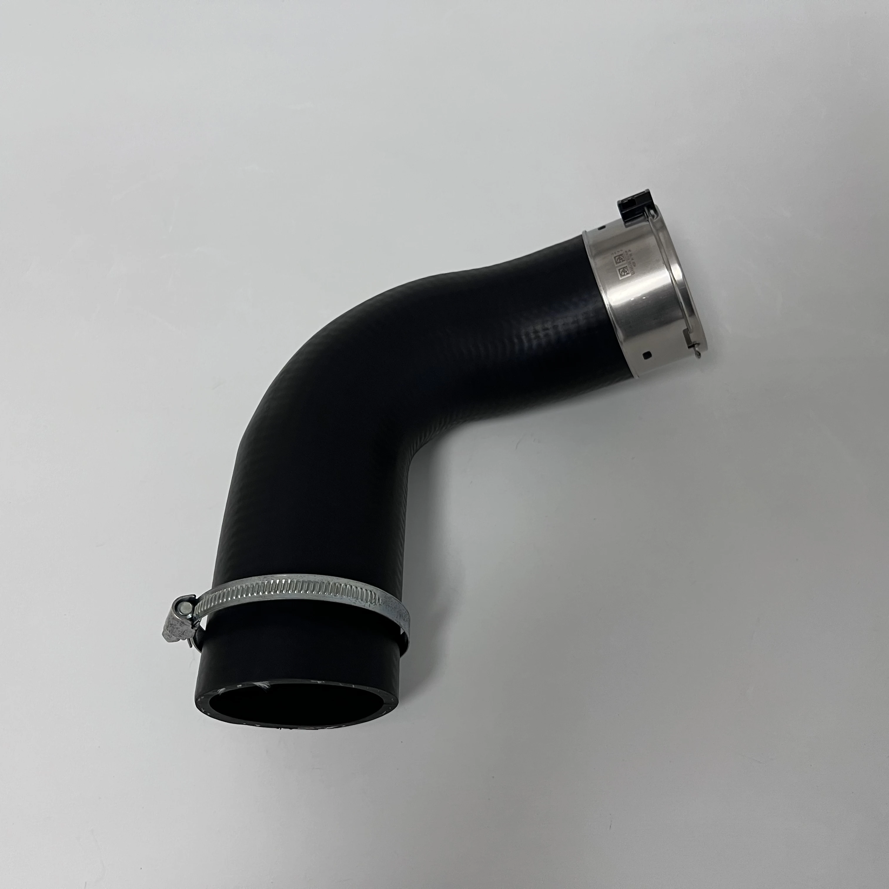 OE 31657759 32222071 труба воздушного охладителя совместима с Volvo S60 S90 XC60 XC90 V90 2017-2022