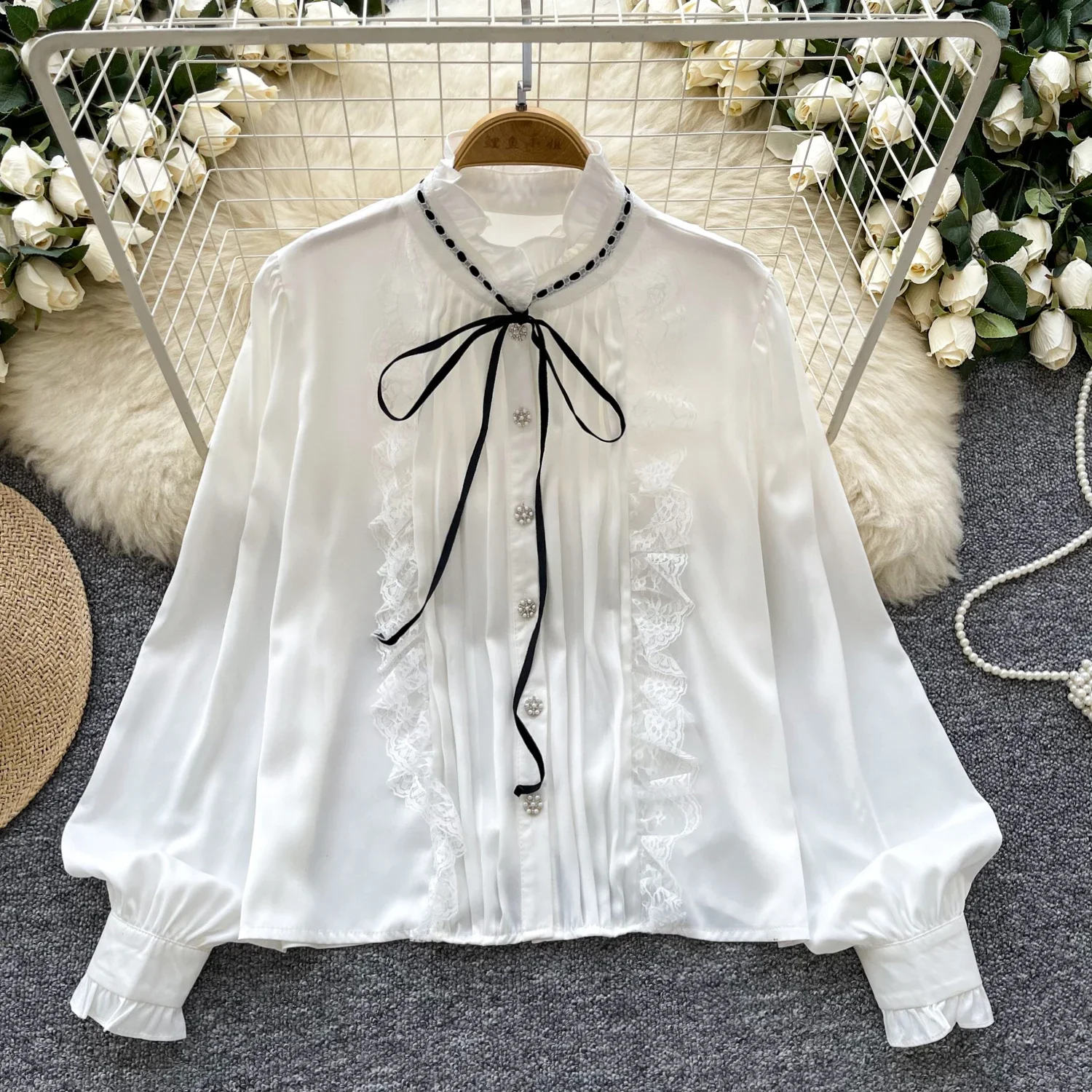 Базовый однобортный атласный топ со шнуровкой и длинными рукавами шикарная