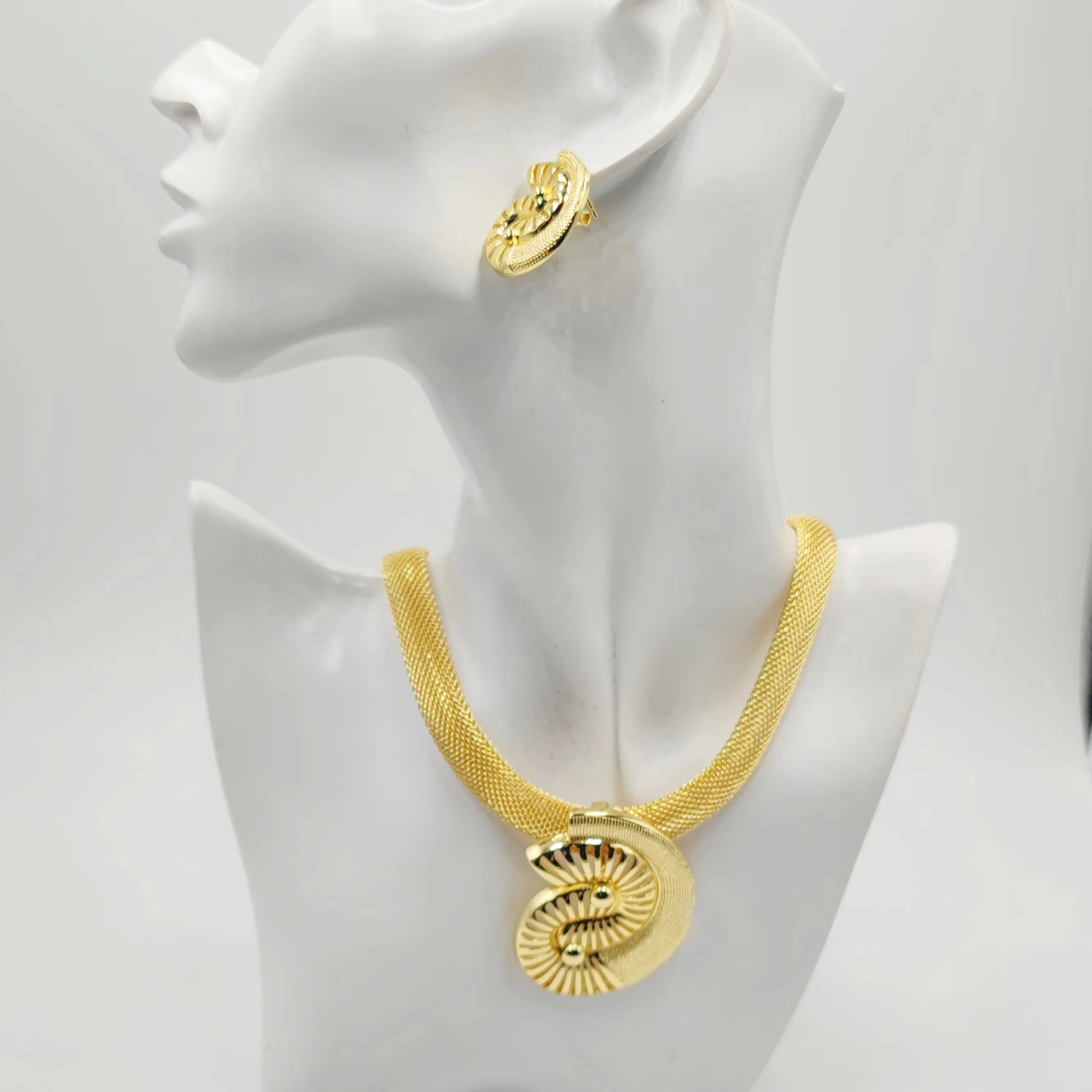 

Gold Jewelry Set Lady Necklace Earrings Dubai African Indian Bridal Accessories Flower Jewelry Set Necklace