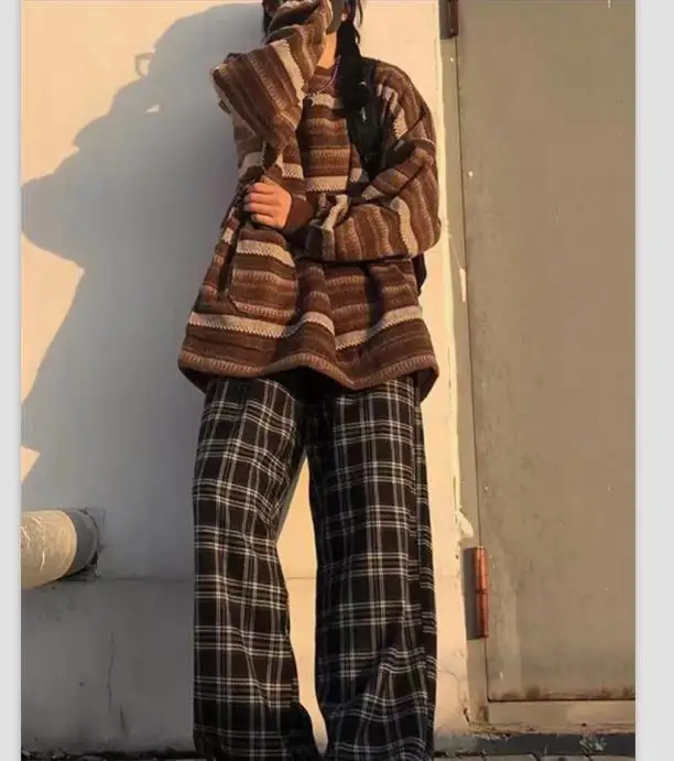 

Женское вязаное платье в полоску, с круглым вырезом и карманами