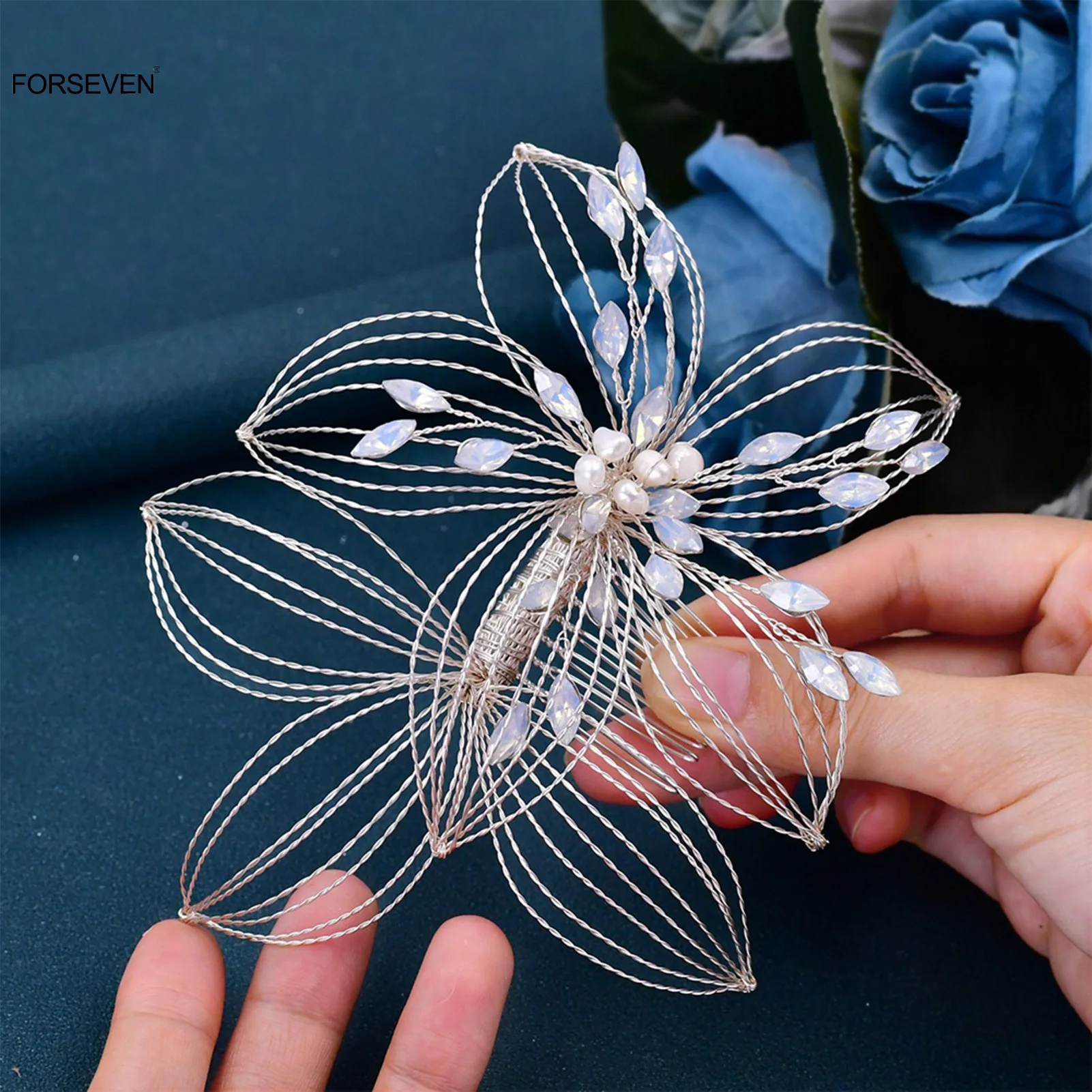 

Золотистые/серебристые металлические гребни для волос, полые бриллиантовые зажимы, свадебные украшения для волос для невесты, аксессуары, жемчужные бриллиантовые головные уборы