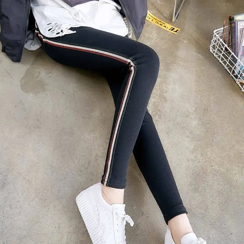 

2022 Spring And Autumn Grey Leggings Women's Thin Style External Elastic Leggings With Velvet Show Thin High Waist Capris