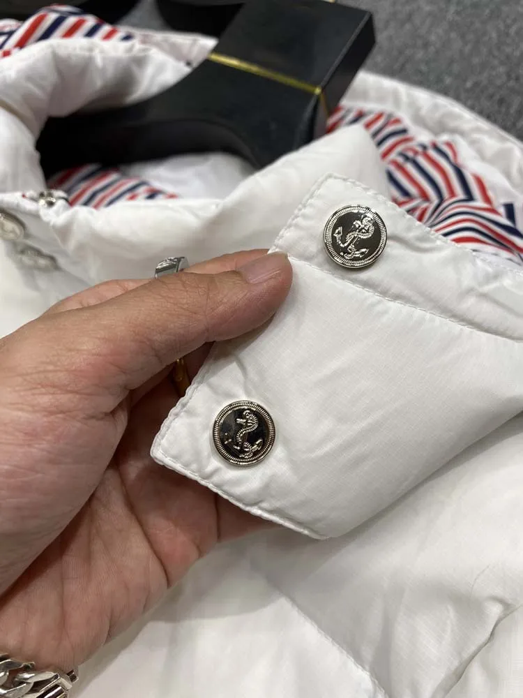 New White Duck Down Jacket Classic Striepd Men Winter Warm Solid Color Hooded Down Coats Winter Outdoor Coat TB Down Jackets