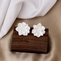2022 new korea sweet resin holiday flower stud earrings for women fashion elegant flowers petal earrings party jewelry oorbellen