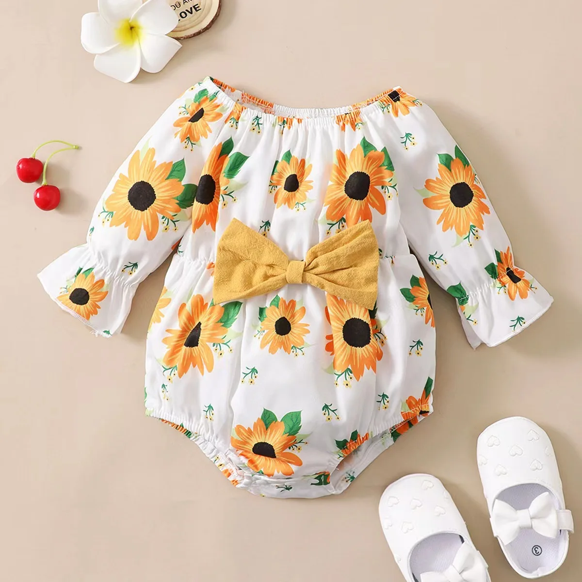 

Весенние комбинезоны для новорожденных с цветочным рисунком на возраст 0-24 месяца, комбинезон для маленьких девочек с длинным рукавом и цветами, цельнокроеные комбинезоны с бантом для принцессы для младенцев