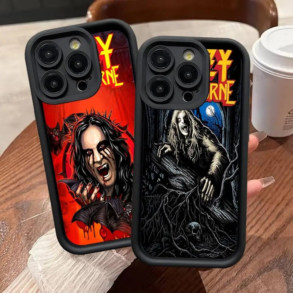 Фото Чехол для iPhone 17 15 13 12 11 14 Pro Max X XR XS 16 Plus с изображением певицы Оззи Осборн, ударопрочный, яркий, с цветной задней панелью. №1