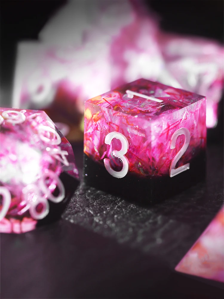 

7Pcs/Set Rose Red Ice Crystal Style DND Dice D&D COC Dice D4 D6 D8 D10 D% D12 D20 Table Games MTG RPG Dice Set