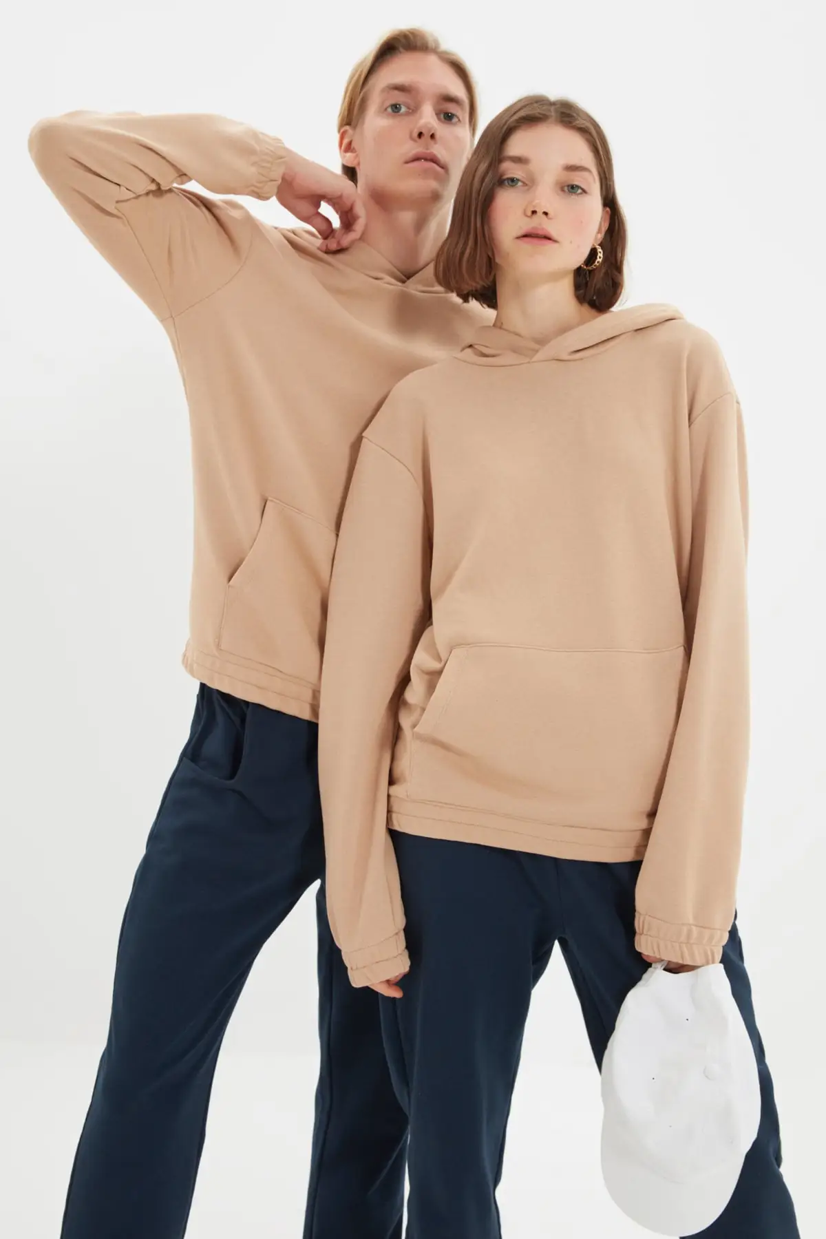 

Trendyol Unisex Regular Hooded Knitted Sweatshirt TMNAW22SW1437