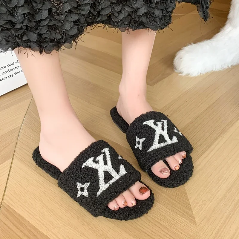 

Luxury Designer Winter Slippers Women Fashion Faux Fur Slides Ladies Fluffy Flip Flops Fur Shoes Indoor Floor Slides