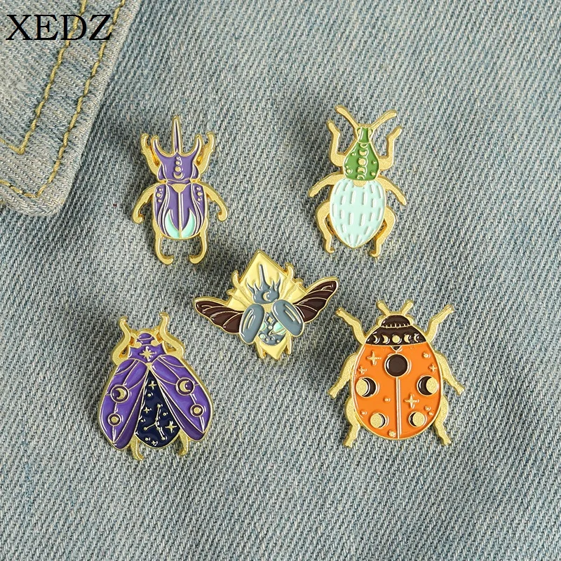 

Fashion Beetle Insect Enamel Pin Custom Seven Star Ladybug Moth Brooch Lapel Badge Cartoon Natural Jewelry Gift for Friends Kids