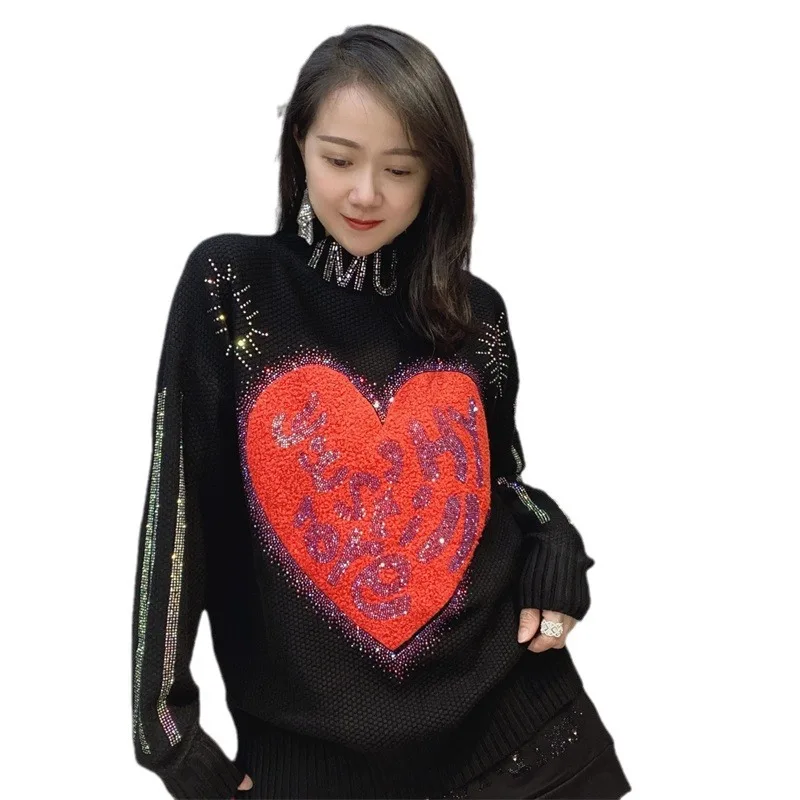 Рисунок 6 - Модный свитер со стразами love