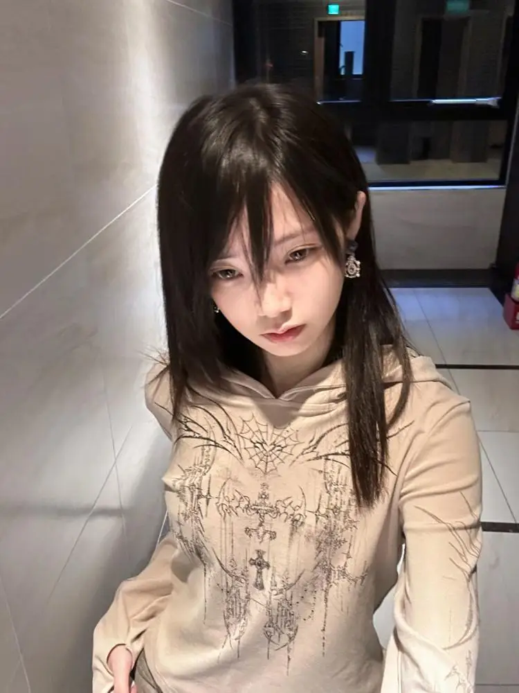 Женский укороченный топ с принтом