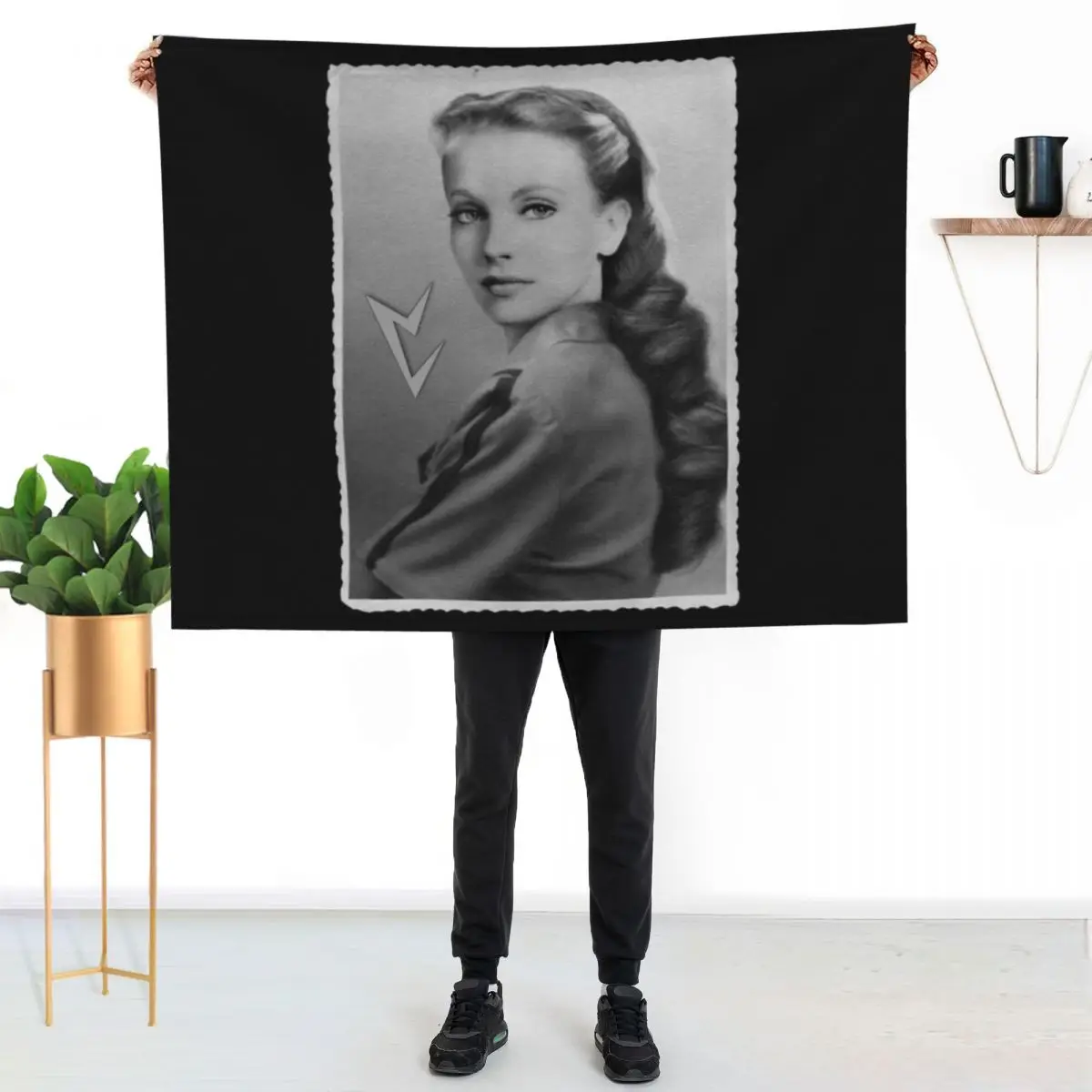 Фото Плед Vril Society Maria Orsic Classic T-Shirt, теплый декоративный плед для украшения гостиной №2