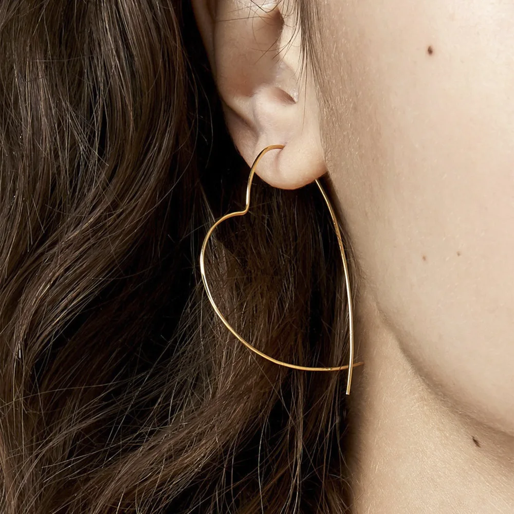 

2022 Simple Creative Love Earrings For Woman Aesthetic Charm Cool Heart Hoop Earrings Couple Jewelry New Trend Gift